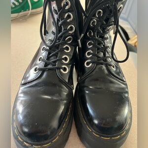 Dr. Martens Jadon Max platform combat boots. Black size 9.